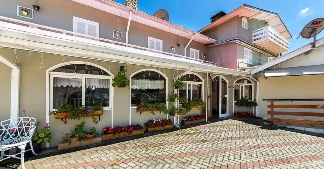 Siena Hotel Кампус-ду-Жордау Экстерьер фото